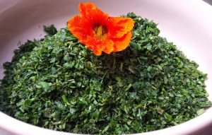 Kräuter für Kräutersalz