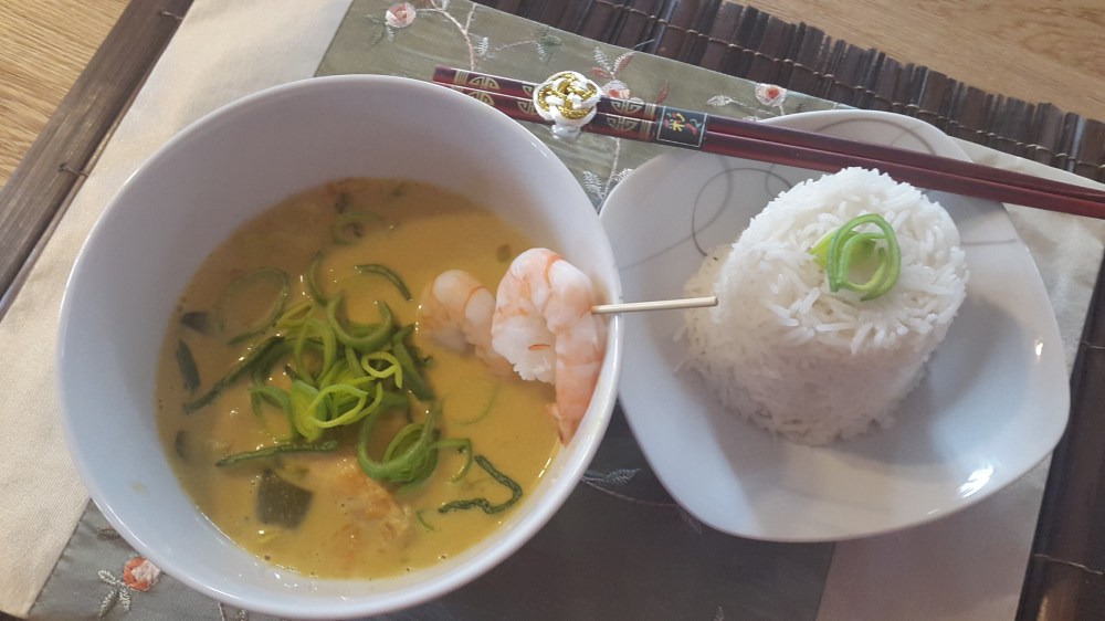 Kokon-Fisch-Curry mit Garnelen