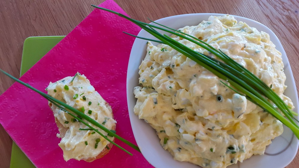 Eiaufstrich mit Schnittlauch