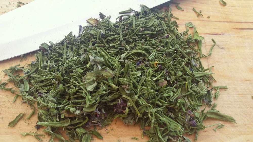 Ysop getrocknet für Kräutersalz