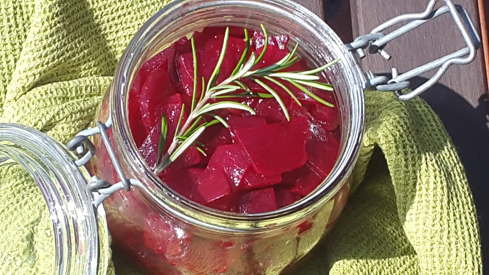 Roter Rüben Salat im Glas